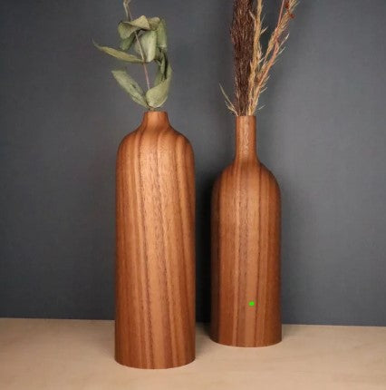 Walnut Vase with Gradient Pattern Stripe