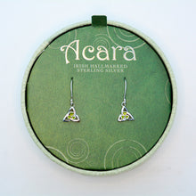 Load image into Gallery viewer, Silver hanging earrings, with Trinity knots at the end. In the middle of the knot there is a shamrock in light green color
